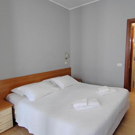 Hotel Nuovo Rondo セスト・サン・ジョヴァンニ エクステリア 写真