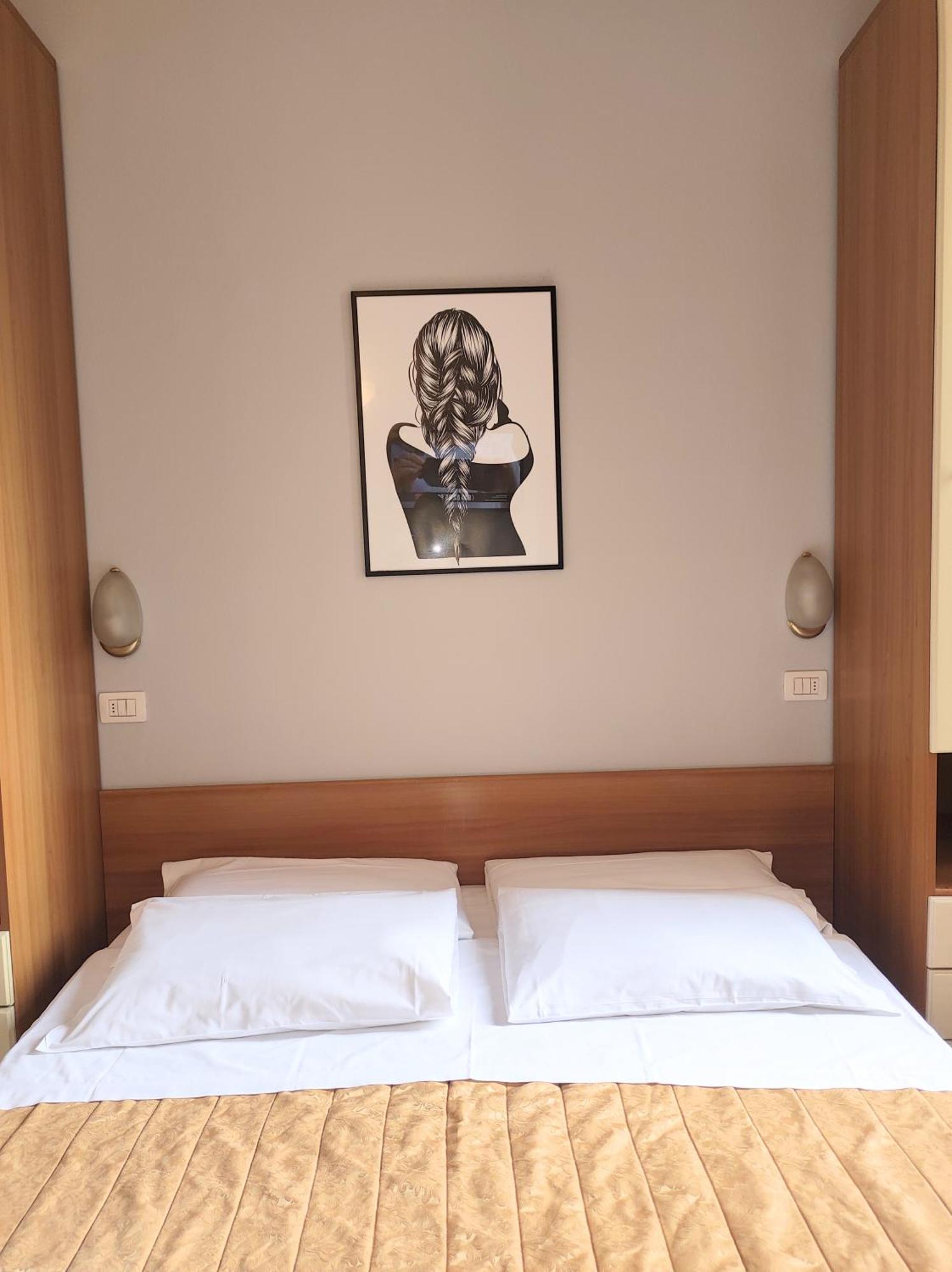 Hotel Nuovo Rondo セスト・サン・ジョヴァンニ 部屋 写真